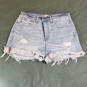 Madewell distressed shorts- size 29